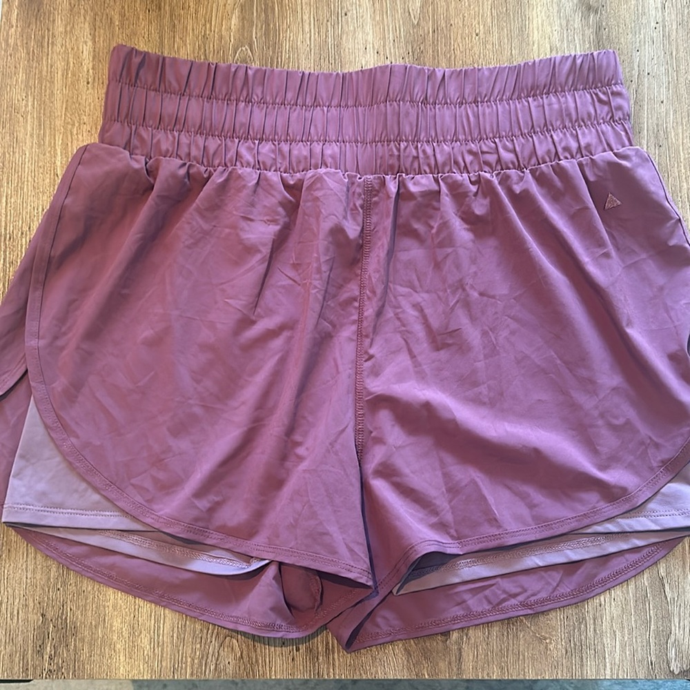 Balance Athletica (now Vitality) Vista Shorts (XL) in Wildflower